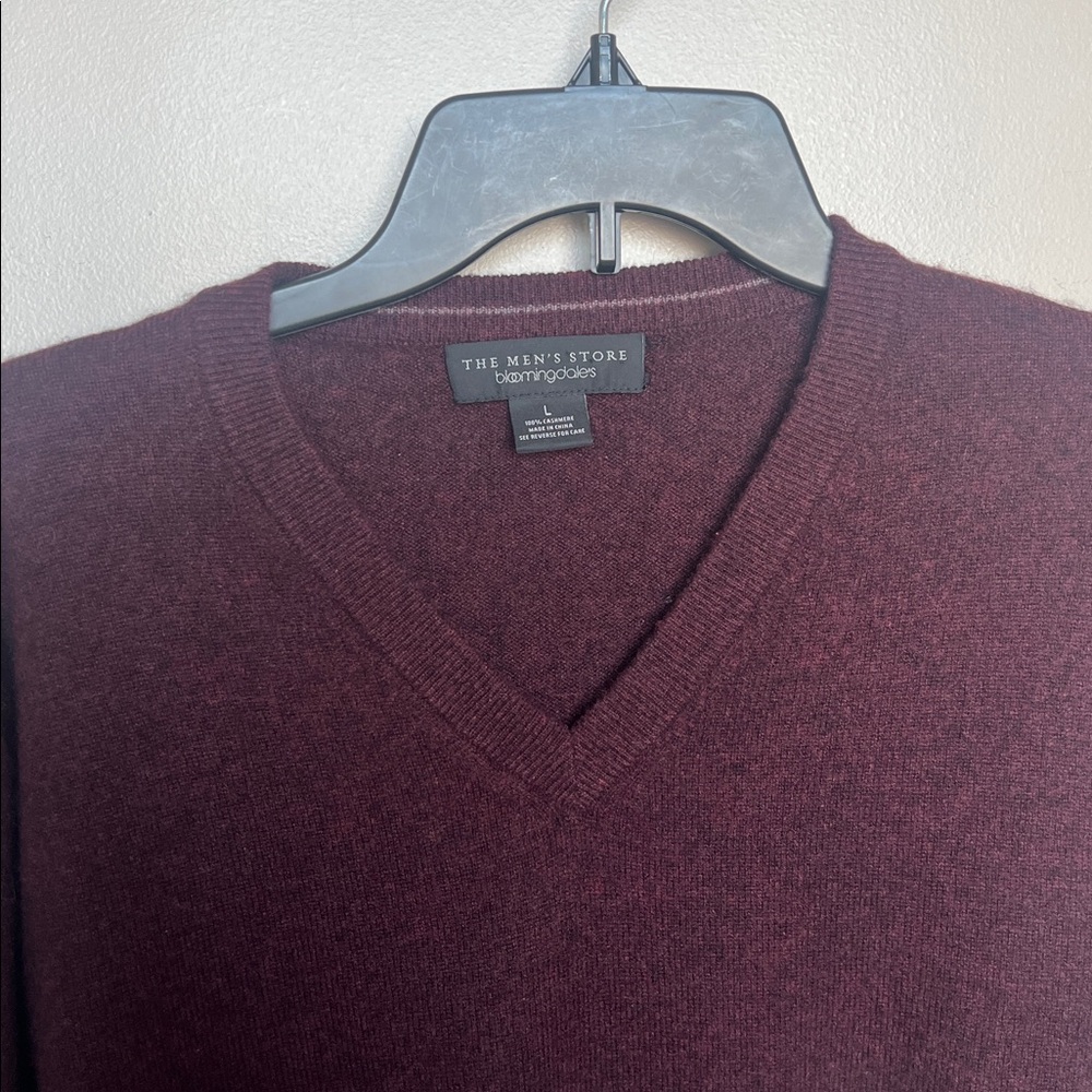 100% Cashmere Burgundy V Neck Sweater - Picture 4 of 8